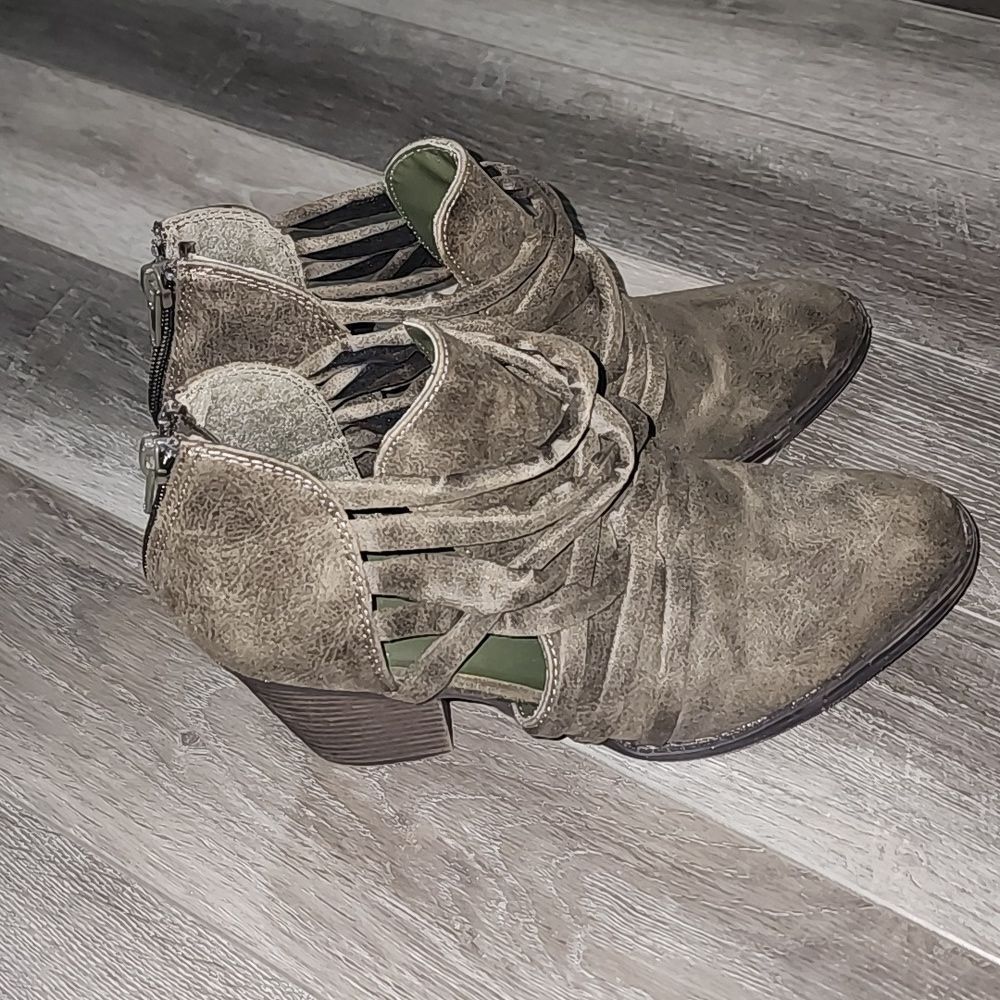 Fergalicious Ankle Boot -Size 8.5
